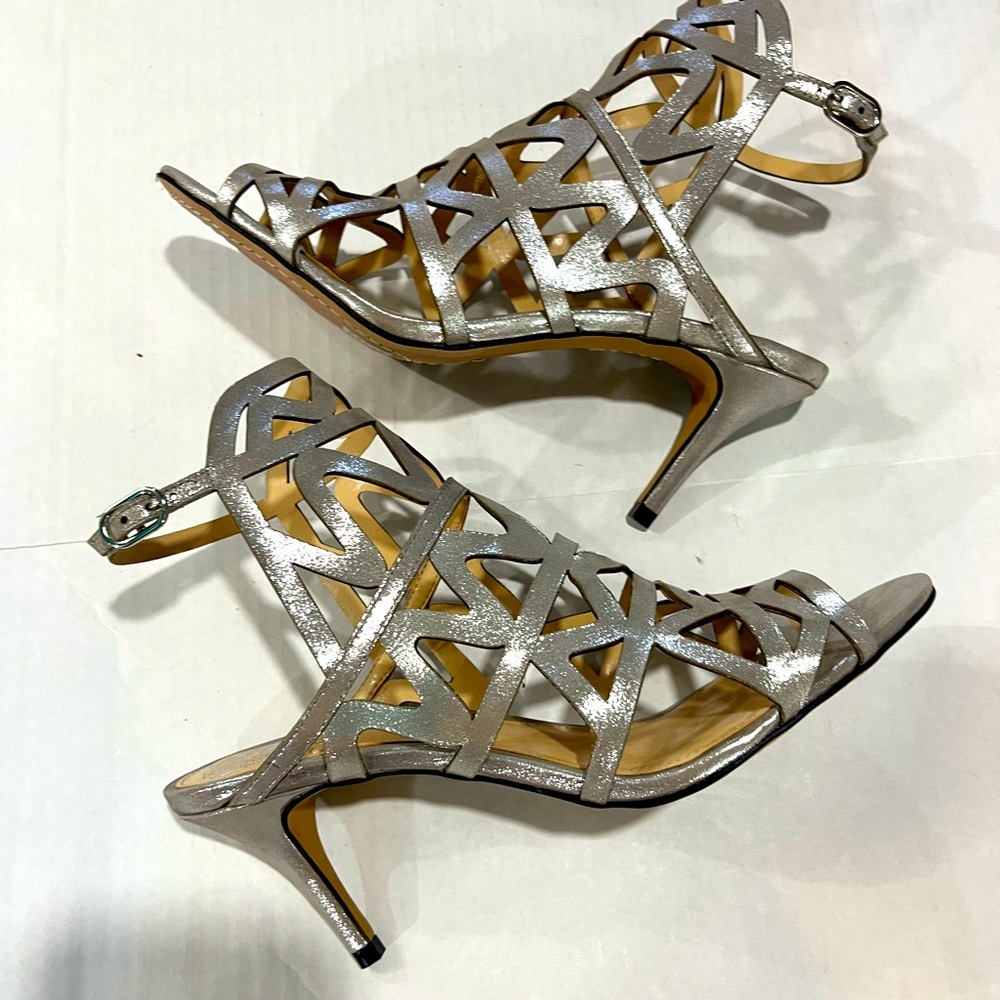 VINCE CAMUTO PRISINTHA HEEL